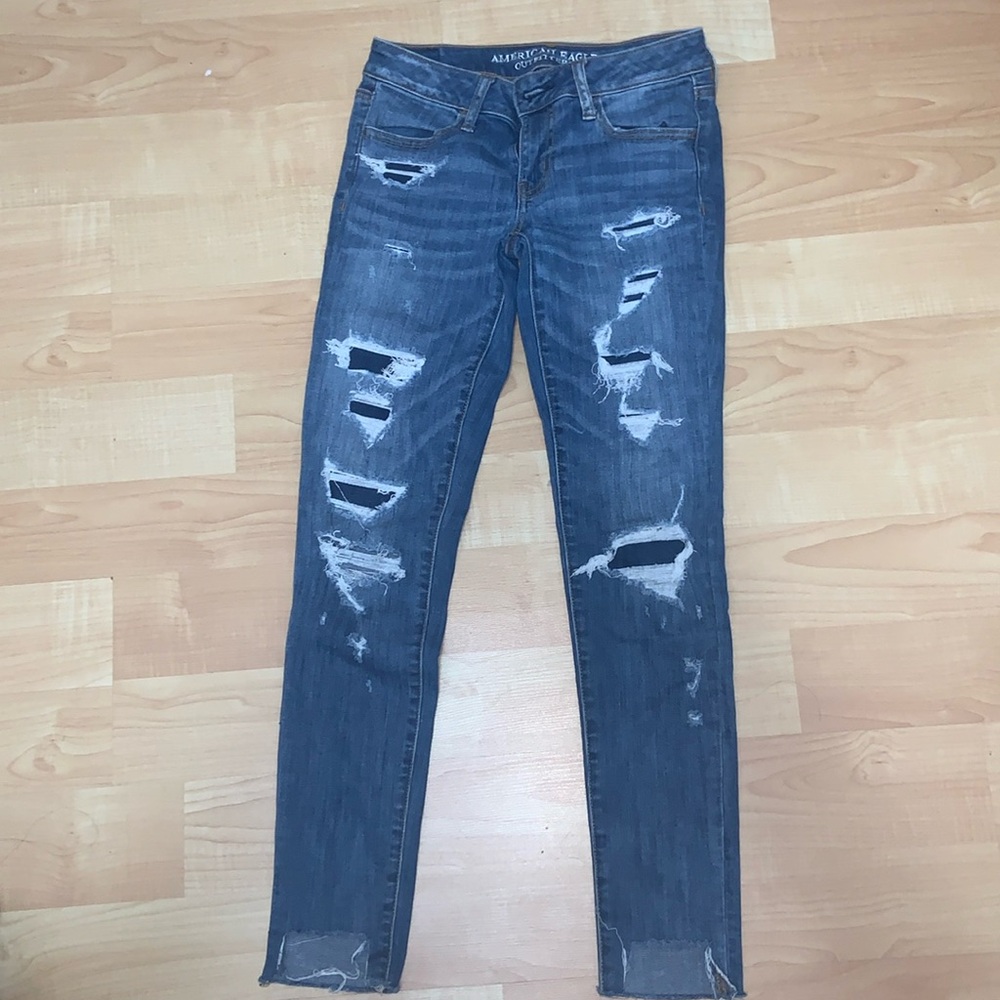 American Eagle Outfitters Ripped Skinny Jeans US Size 4 Regular.